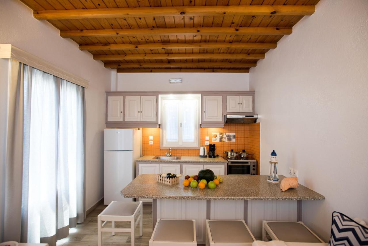 Filoxenia Apartments Орнос Екстериор снимка