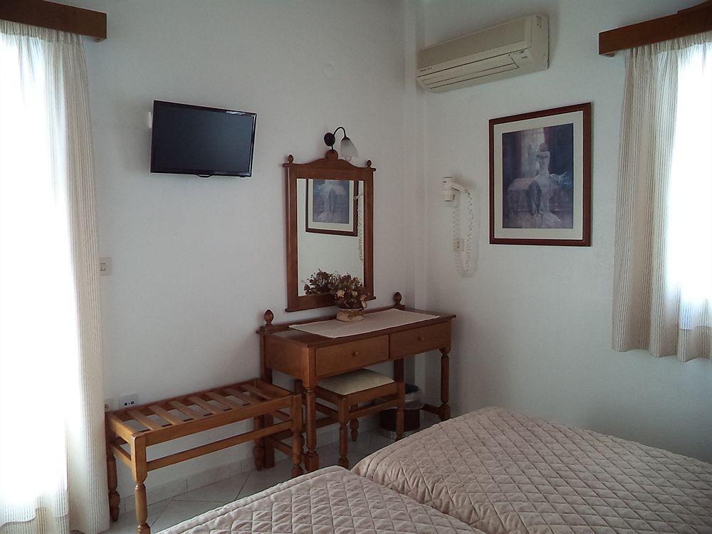 Filoxenia Apartments Орнос Екстериор снимка